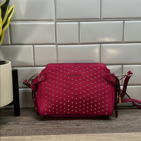 *6678 Michael Kors pink studded leather mercer crossbody - Picture 1 of 15